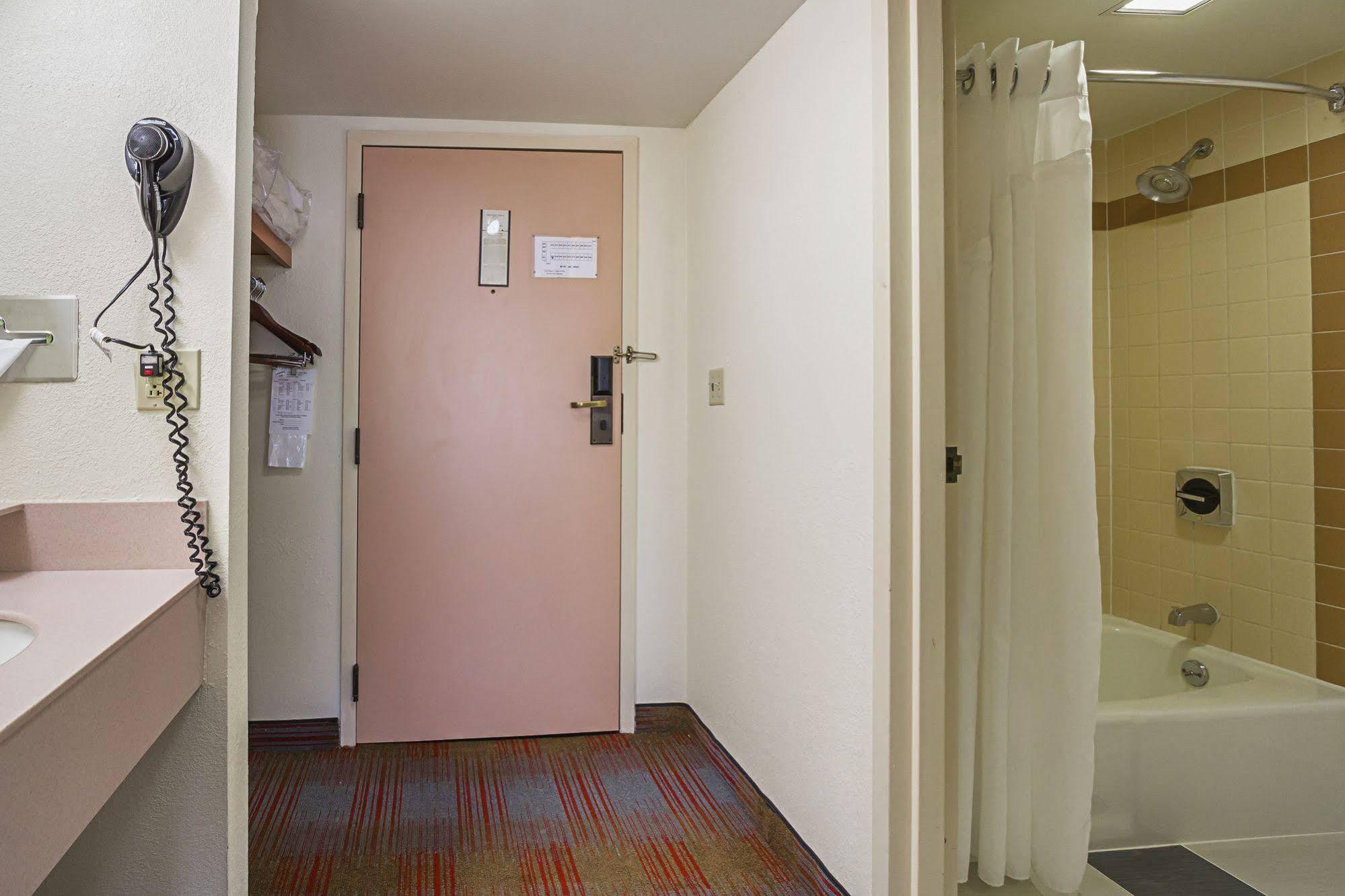 Quality & Hotel 2*